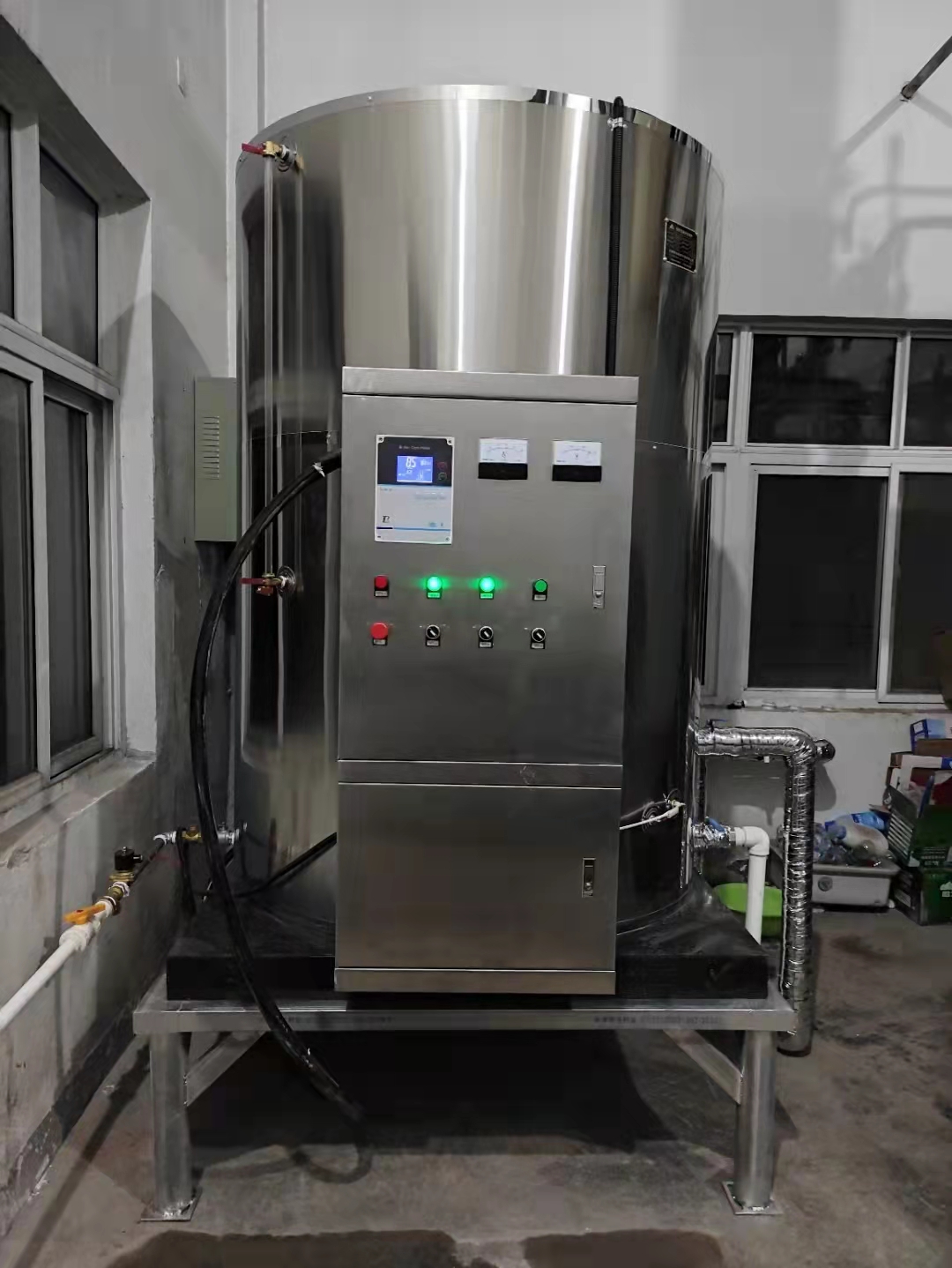 60千瓦2噸分艙電開水爐 60千瓦2噸分艙電開水爐